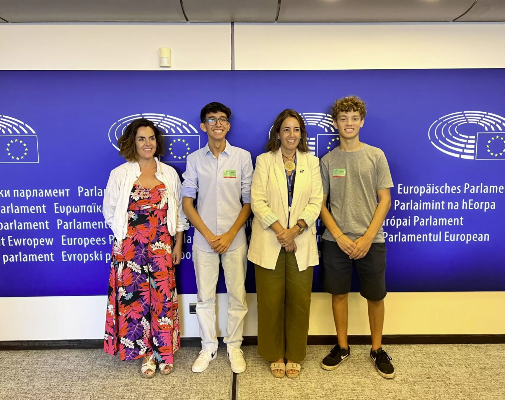 EUCYS 2022 winners met with the MEP Isabel Carvalhais in the European Parliament.