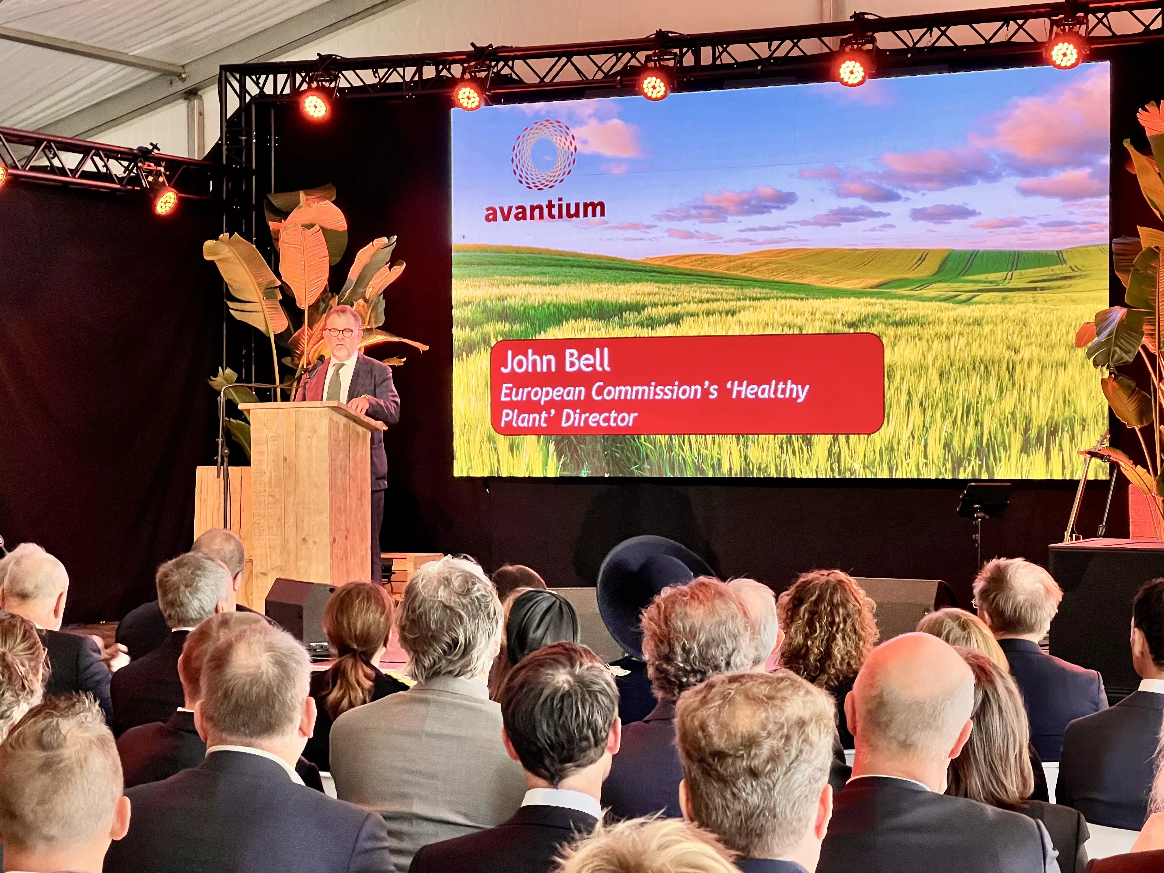 John Bell speaks the the opening of the CBE JU-funded PEFerence biorefinery