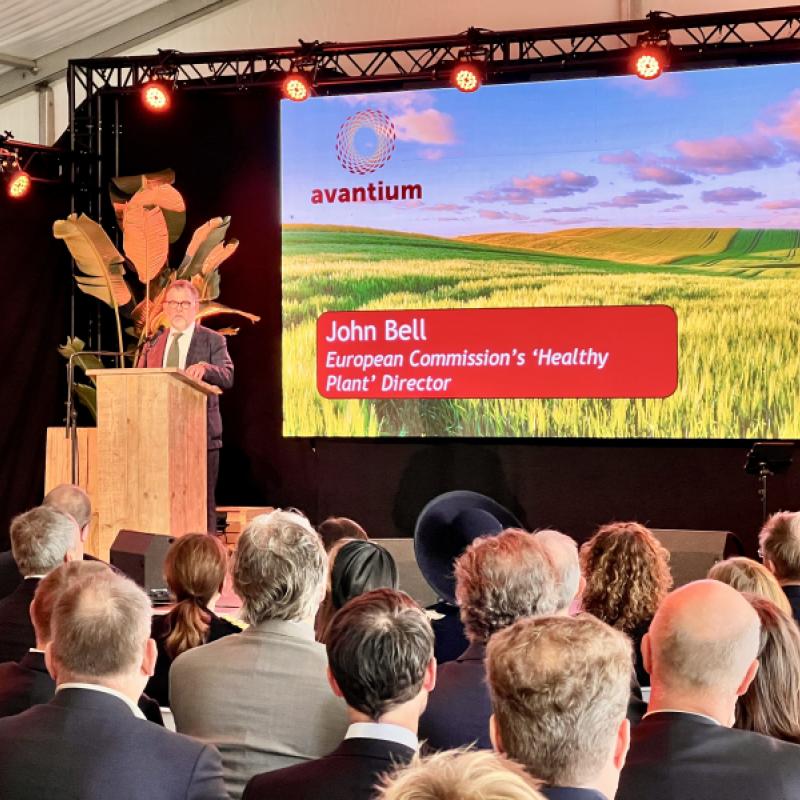 John Bell speaks the the opening of the CBE JU-funded PEFerence biorefinery